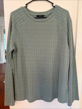 Women’s Sage Green Cable Knit Crewneck Sweater - Size L